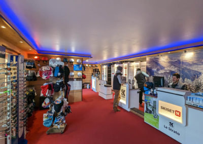 Magasin location de ski Skiset Les Carroz - Le Strato - www.skishop-lescarroz.com
